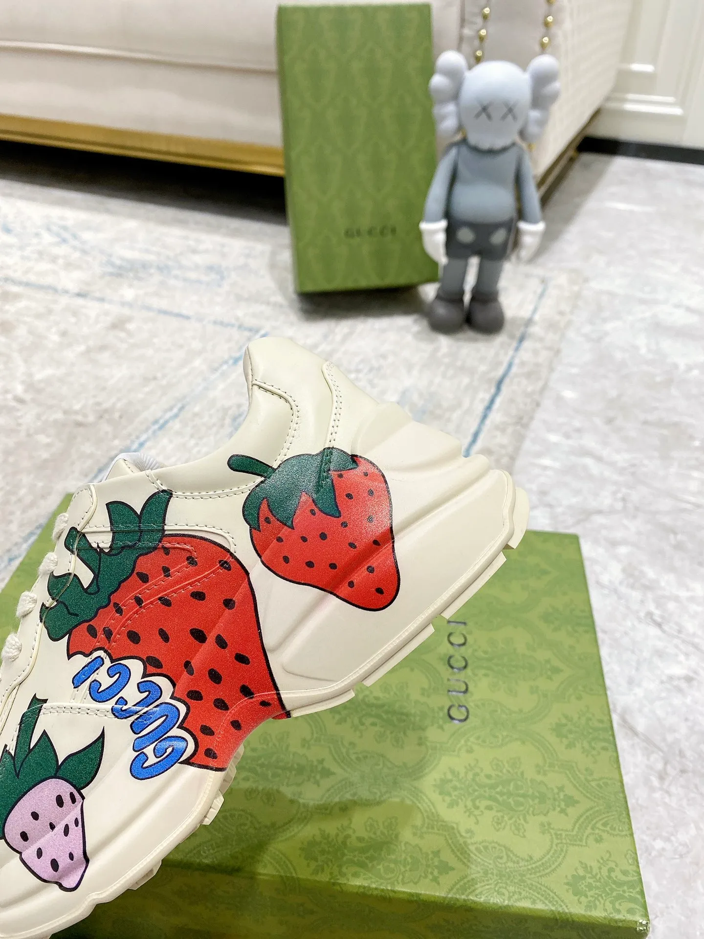 👟👟Ex-factory price 480👟👟 GUCCI Gucci dad shoes. The original disassembly took more than 3 months to develop 1:1. The version has been upgraded again, chips, packaging, imported cowhide, and all made with computerized cars. Couple 👫 style 🔜Versatile in all seasons 🔜 Fashion 🔜 Personality 🔜 Differentiation 🔵 More than 20 layouts in the whole series, welcome to inquire for pictures Outsole: the latest original developed TPU vacuum. Upper: imported cowhide🐮. Inner lining: original A-grade mixed sheepskin🐏. Foot pads: original A-grade mixed sheepskin. 💯Full set of packaging. Medium and low straps with LOGO.
